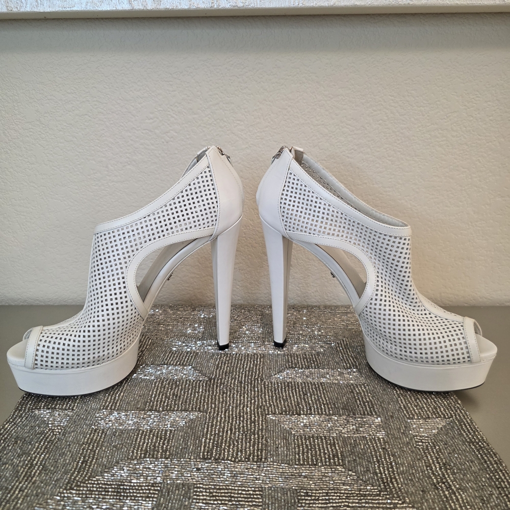 Gucci White Perforated Leather Peep-Toe Platform High Heel Ankle Booties - EU 39 - Picture 6 of 15